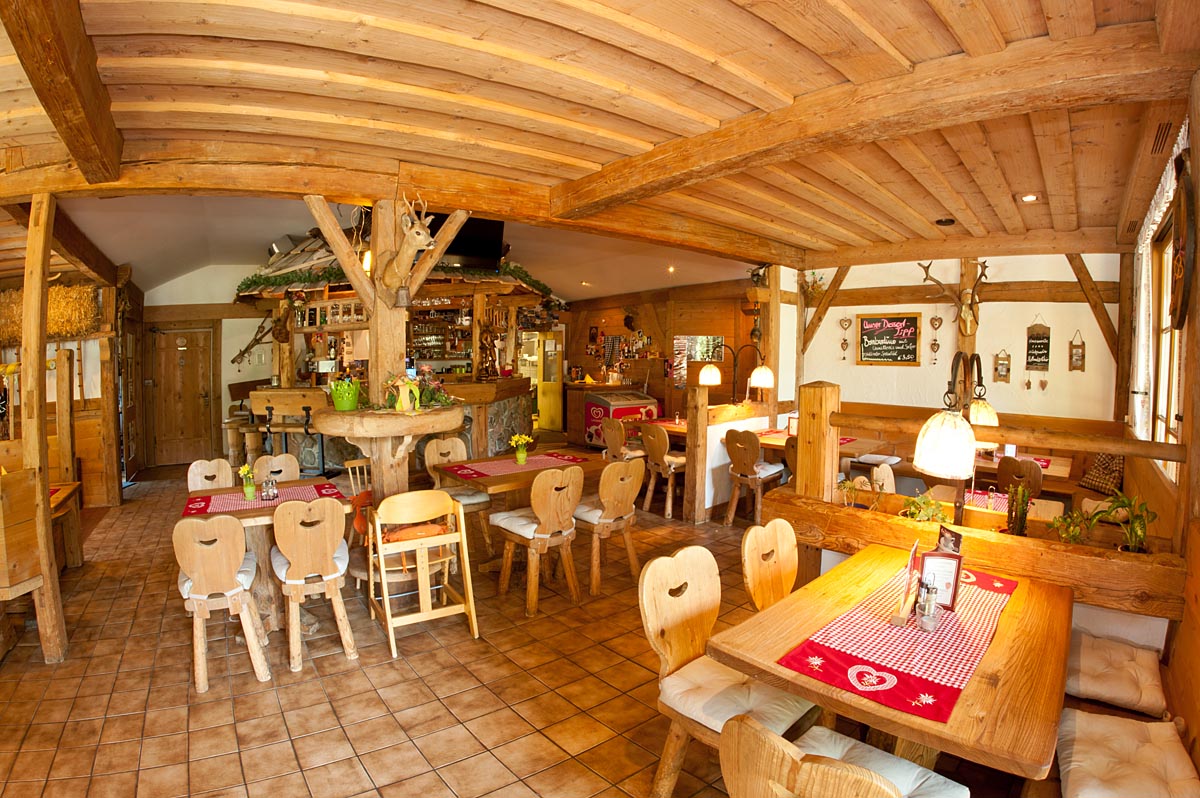 Restaurant Wildbach-Alm im Feriendorf Nesselwang-Reichenbach im Allgäu