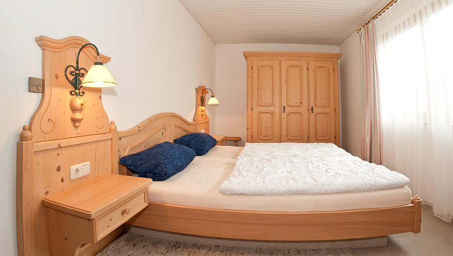 Wohnbeispiel Schlafzimmer im Feriendorf Reichenbach